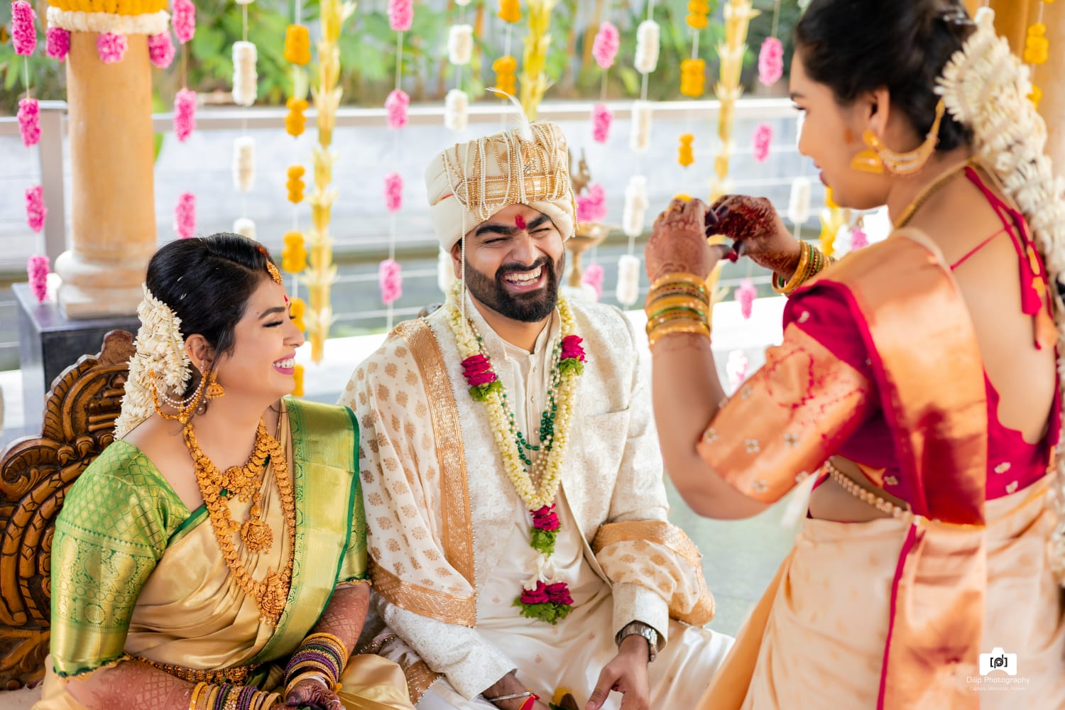 Read more about the article Capturing the Essence: 5 Must-Have Shots for Your Candid Indian Wedding Photography Album