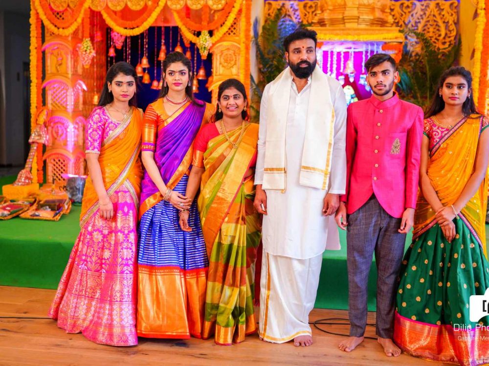 picture of sriramulu with wife two daughters and son